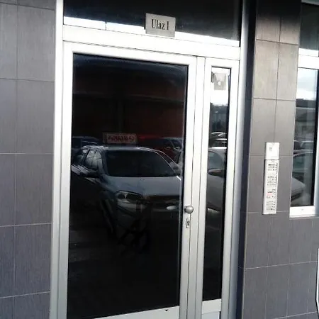 Apartman *